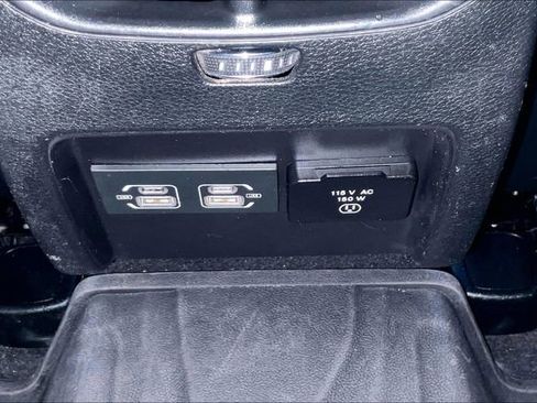 Used 2022 Jeep Cherokee Latitude Lux w/ Mopar Interior Package AWD/4WD image 26