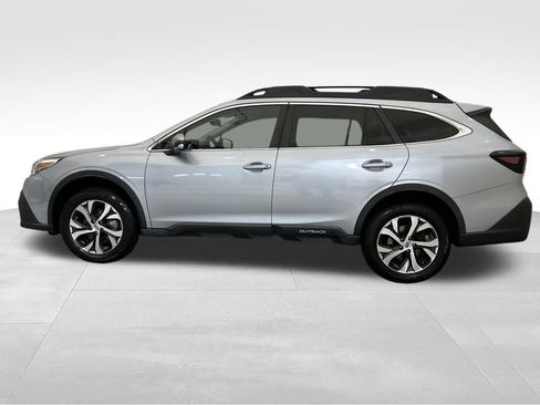 Used 2022 Subaru Outback Limited image 2