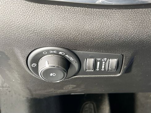 Used 2022 Jeep Compass Limited w/ Sun and Sound Group image 10