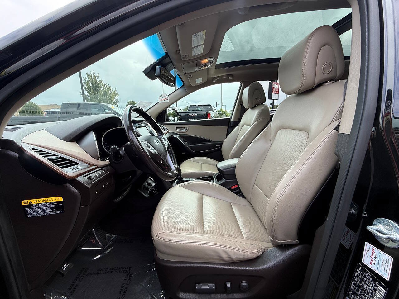Used 2017 Hyundai Santa Fe FWD image 17