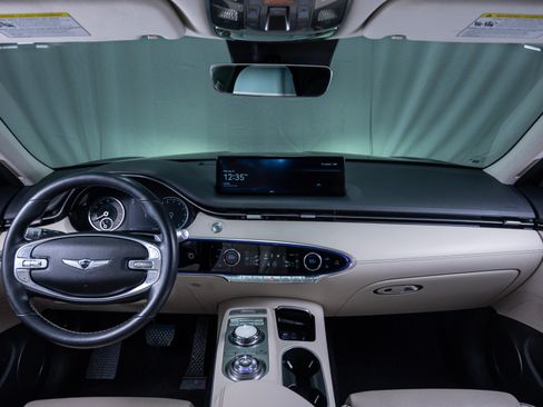 Used 2022 Genesis GV70 2.5T Advanced w/ Advanced Package image 13