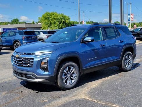 New 2026 Chevrolet Equinox LT w/ Convenience Package II AWD/4WD image 3