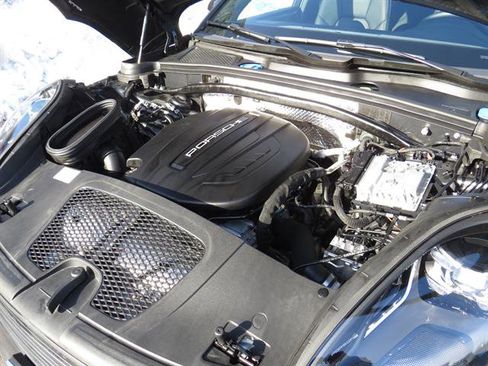 Used 2019 Porsche Macan image 7