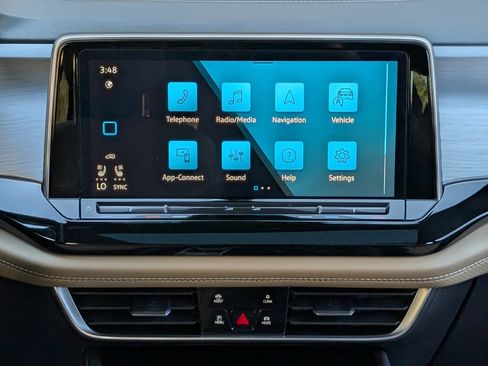 Used 2025 Volkswagen Atlas Cross Sport SE w/ Panoramic Sunroof Package image 27