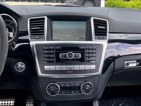Used 2014 Mercedes-Benz ML 63 AMG 4MATIC image 19
