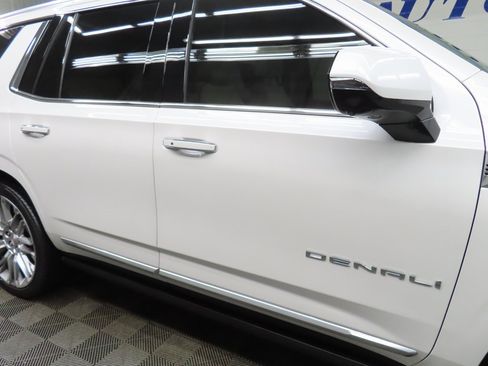Used 2025 GMC Yukon Denali image 37
