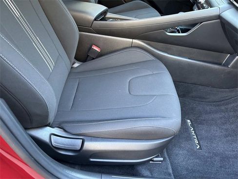 Used 2024 Hyundai Elantra Blue image 27