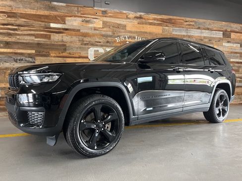 Used 2022 Jeep Grand Cherokee L Laredo image 17