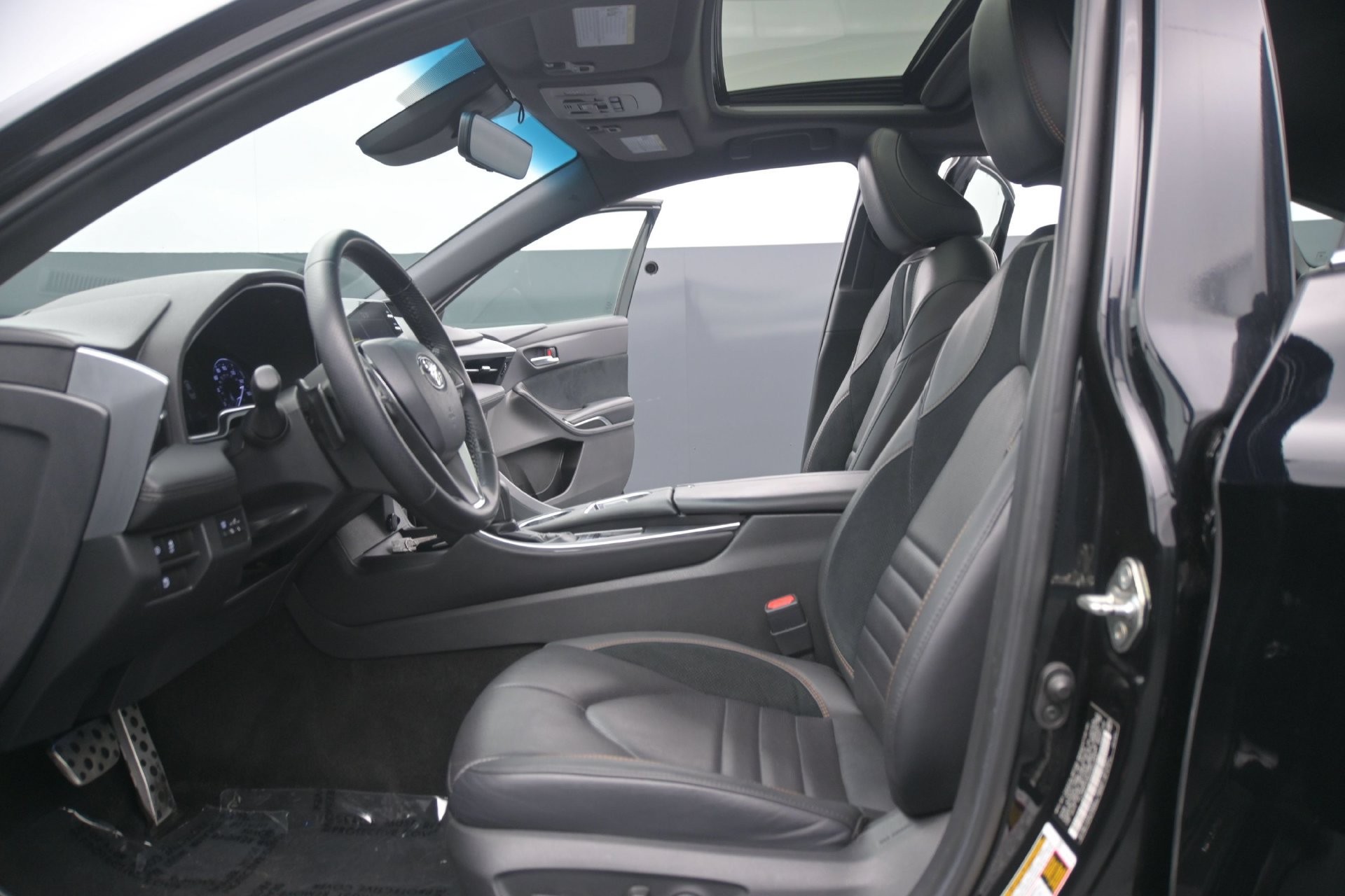 Used 2019 Toyota Avalon XSE FWD image 18