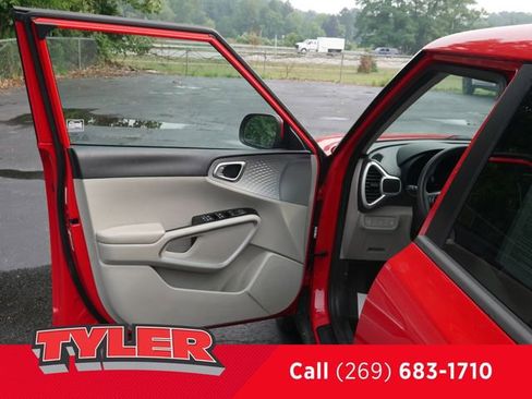 Used 2022 Kia Soul LX image 20