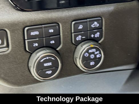 Used 2024 Chevrolet Silverado 1500 High Country w/ Technology Package AWD/4WD image 12