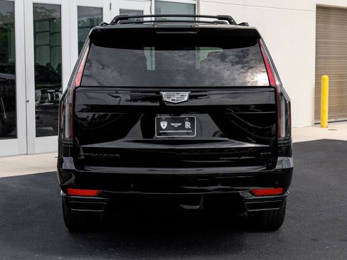 Used 2024 Cadillac Escalade ESV Sport w/ LPO, ONYX Package AWD/4WD image 26