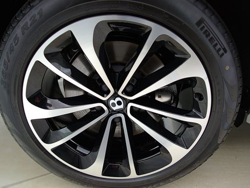 Certified 2023 Bentley Bentayga AWD/4WD image 54