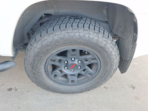 Used 2023 Toyota 4Runner SR5 Premium image 11