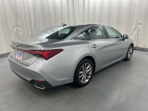 Used 2021 Toyota Avalon XLE image 6
