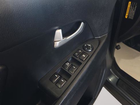 Used 2015 Kia Sportage LX FWD image 11