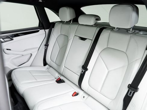 Certified 2025 Porsche Macan S AWD/4WD image 26