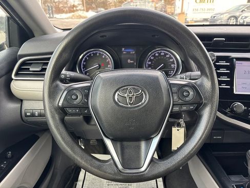 Used 2019 Toyota Camry LE image 20