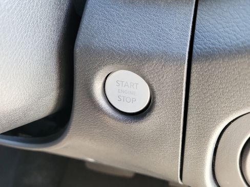 Used 2022 Nissan Frontier SV image 30