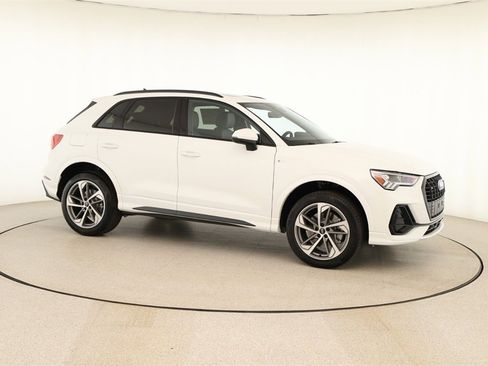New 2025 Audi Q3 2.0T Premium image 9