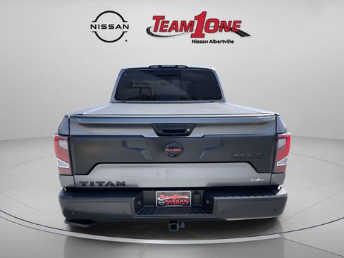 Used 2021 Nissan Titan PRO-4X w/ Pro-4x Convenience Package AWD/4WD image 7