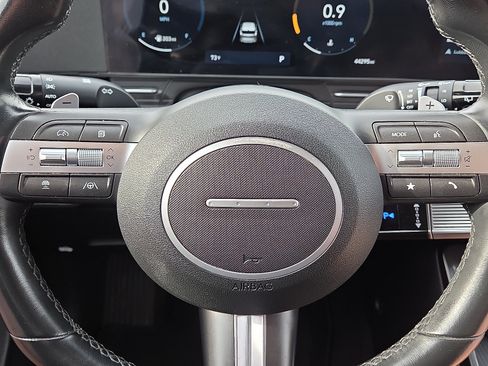 Used 2024 Hyundai Kona SEL w/ Convenience Package FWD image 17