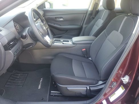 Certified 2025 Nissan Sentra SV FWD image 14