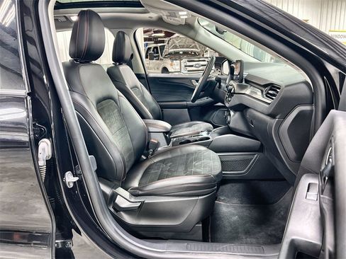 Used 2022 Ford Escape SEL w/ SEL Stealth AWD Package image 27