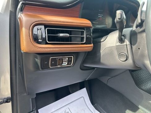 Used 2023 Lincoln Aviator Reserve w/ Equipment Group 201A image 32