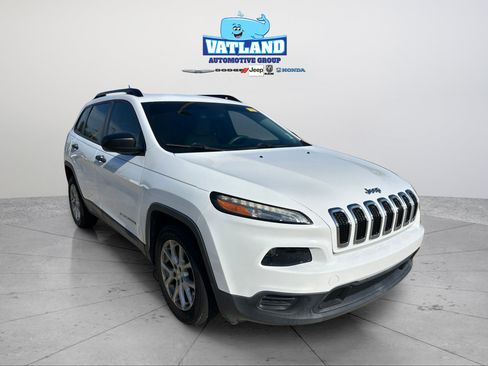Used 2015 Jeep Cherokee Sport w/ Sport Appearance Group FWD image 7