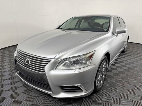 Used 2014 Lexus LS 460 w/ Comfort Package RWD image 3
