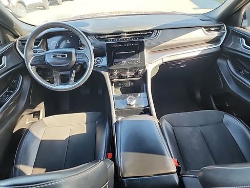 Used 2023 Jeep Grand Cherokee Altitude image 13