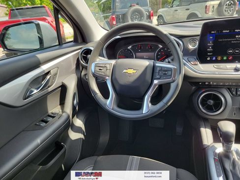 Used 2025 Chevrolet Blazer LT AWD/4WD image 10