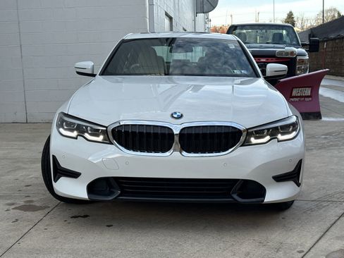 Certified 2021 BMW 330i xDrive Sedan w/ Convenience Package image 2