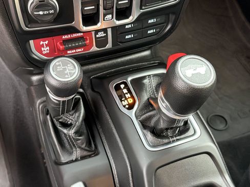 Used 2025 Jeep Wrangler Unlimited Sport S 4xe AWD/4WD image 29