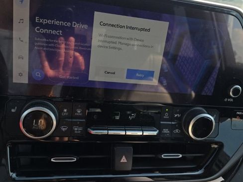 Used 2023 Toyota Highlander XLE FWD image 13