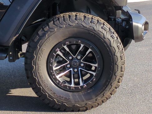 Used 2024 Jeep Wrangler Unlimited Sport image 13