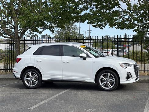 Used 2020 Audi Q3 2.0T Premium Plus w/ Premium Plus Package image 1