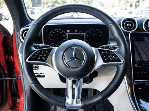 Used 2023 Mercedes-Benz GLC 300 4MATIC image 10