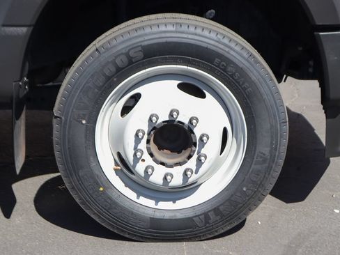 Used 2023 Ford F550 2WD Crew Cab Super Duty image 40