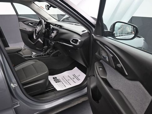 Used 2023 Chevrolet TrailBlazer LT w/ Convenience Package FWD image 23