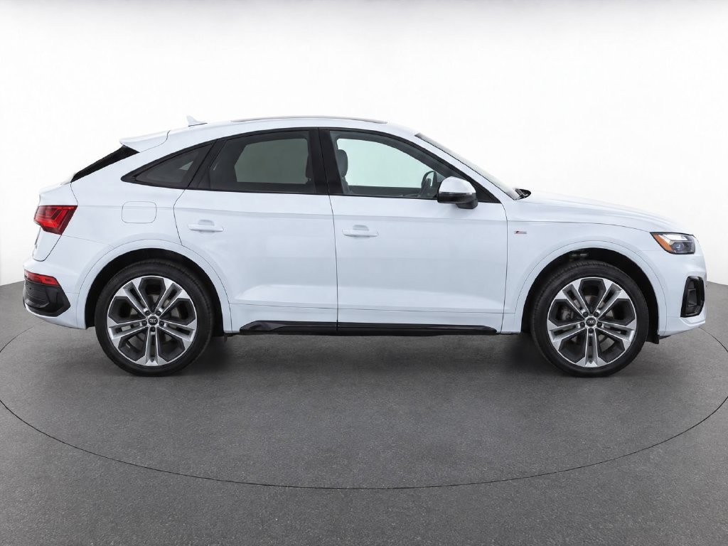 Used 2023 Audi Q5 2.0T Premium Plus w/ Premium Plus Package AWD/4WD image 4
