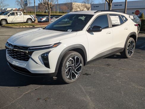 New 2026 Chevrolet Trax RS w/ Driver Confidence Package image 3