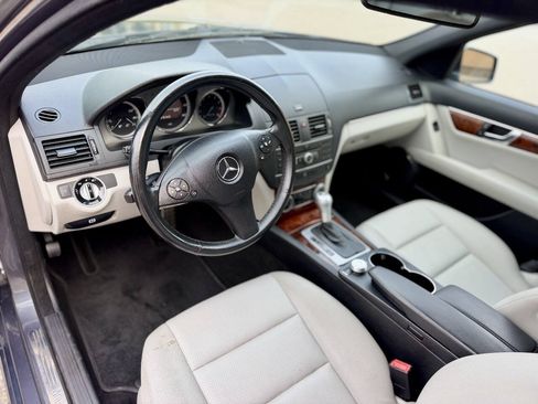 Used 2011 Mercedes-Benz C 300 4MATIC Sedan image 10