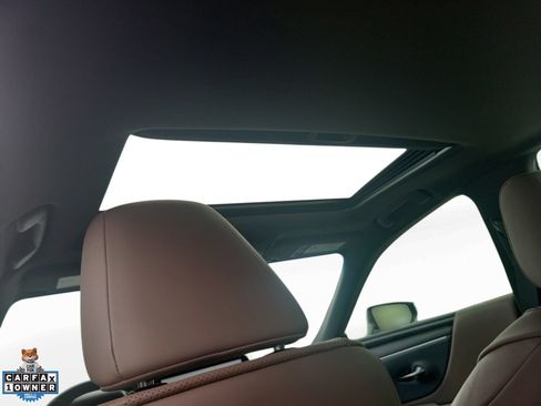 Used 2025 Lexus ES 300h w/ Technology Package FWD image 17