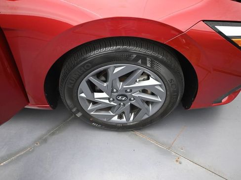 Used 2024 Hyundai Elantra SEL FWD image 34