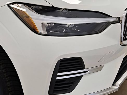 Used 2022 Volvo XC60 T8 Inscription Expression w/ Protection Package image 34