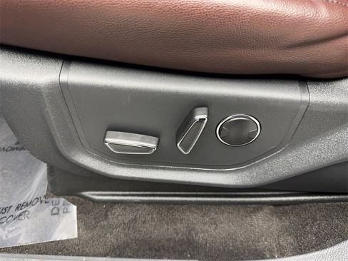 Used 2022 Ford Expedition Max Limited image 31