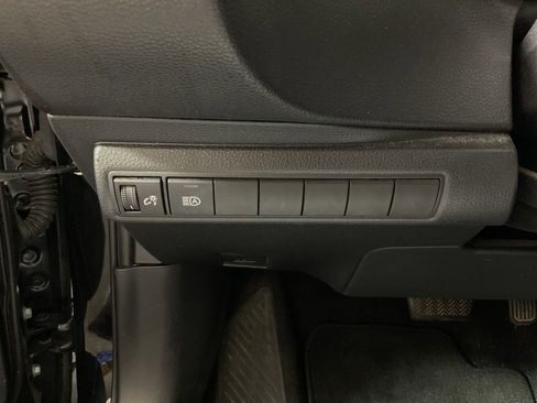 Used 2022 Toyota Corolla SE w/ SE Premium Package FWD image 29