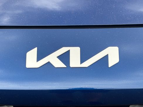 Certified 2023 Kia Forte LXS w/ LXS Technology Package FWD image 9